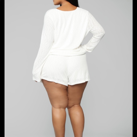 🔥🔥Fashion Nova : Annabelle twist front romper - Picture 7 of 7